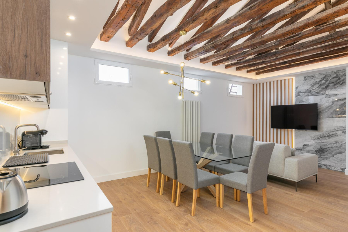 foto de piso en venta, Piso con ascensor, reformado y amueblado en el centro