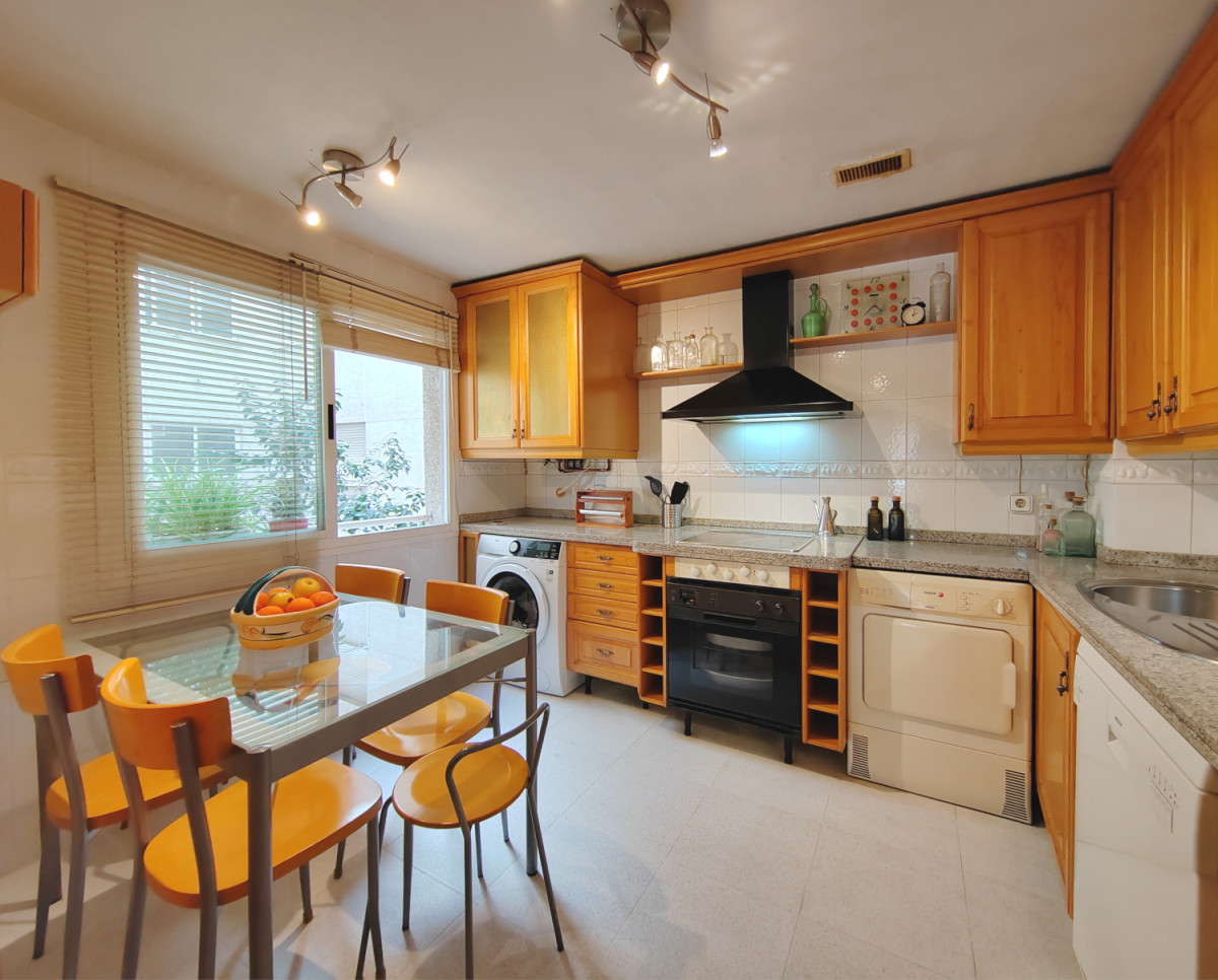 foto de piso en venta, Piso de lujo 💎 con 2 plazas de garaje 🚘  y piscina 🛟  en Acacias