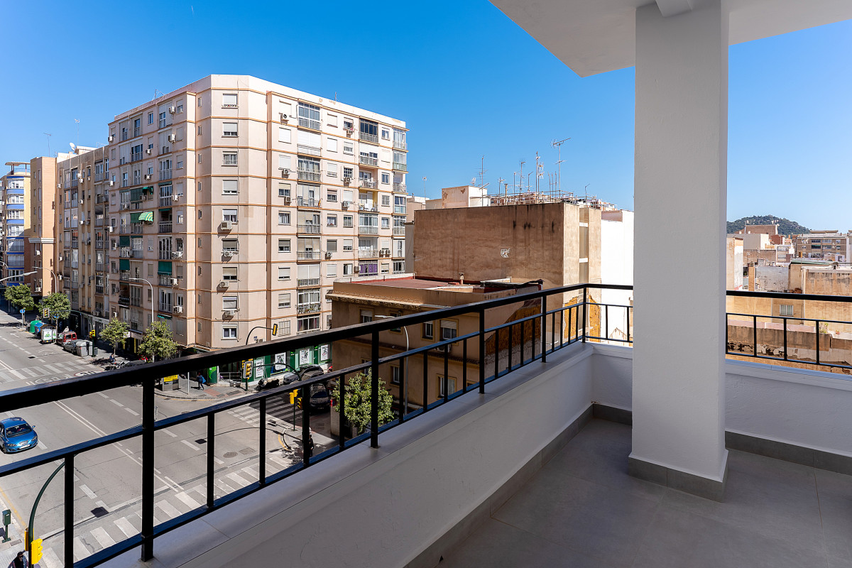 foto de piso en venta, Piso reformado con terraza y ascensor en el barrio de Gamarra
