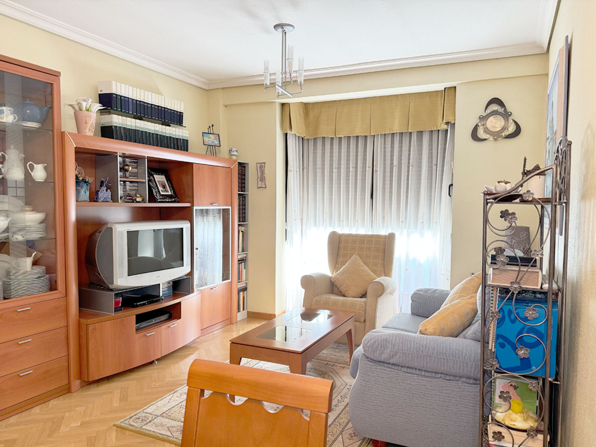 foto de piso en venta, Piso con ascensor y aire acondicionado