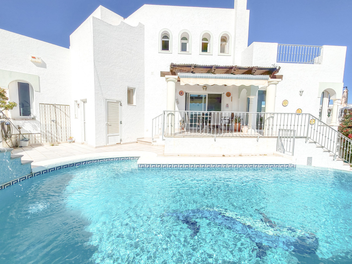 foto de piso en venta, Chalet en venta en Mojácar con piscina privada y vistas al mar