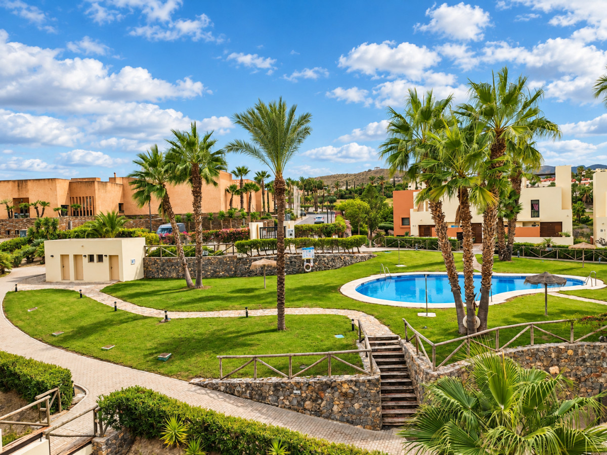foto de piso en venta, Apartamento dúplex en venta en Vera con solárium privado y piscina – Valle del Este