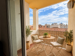 Piso en venta en Garrucha: última planta con garaje, a un paseo del puerto y la playa